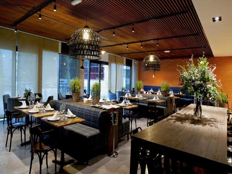 Aravaca Village Hotel Madrid Exterior photo