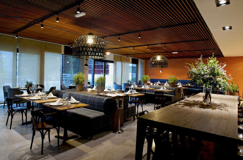 Aravaca Village Hotel Madrid Exterior photo